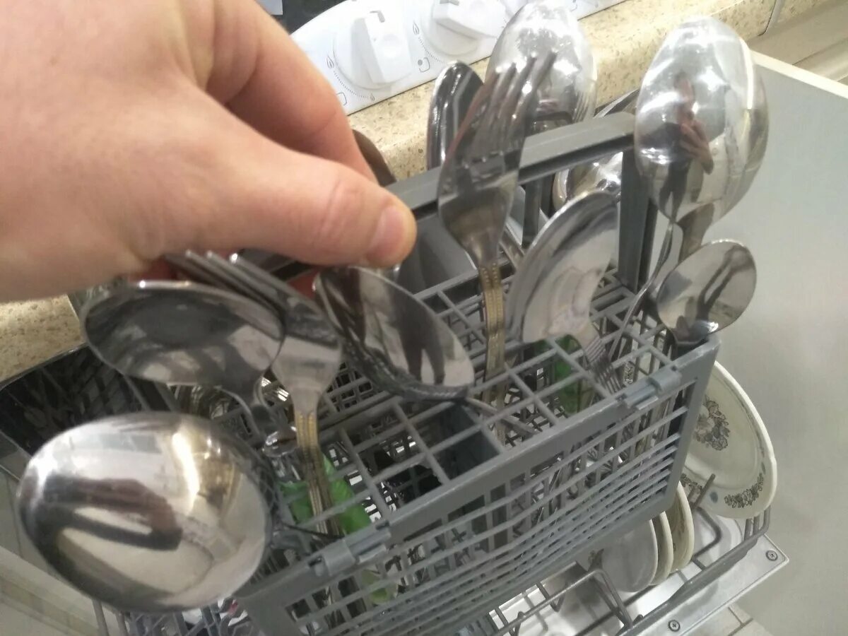 горшочки в посудомойке. красивая посуда с посудомоечной машине. горшочки в посудомойке. хрусталь посудомойка. смешная посудомоечная машина.