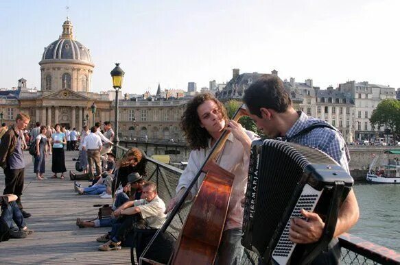 "Музыкальная культура Франции. Шансонье". Музыканты в Париже. Музыкальный фестиваль во Франции. Музыканты Франции.