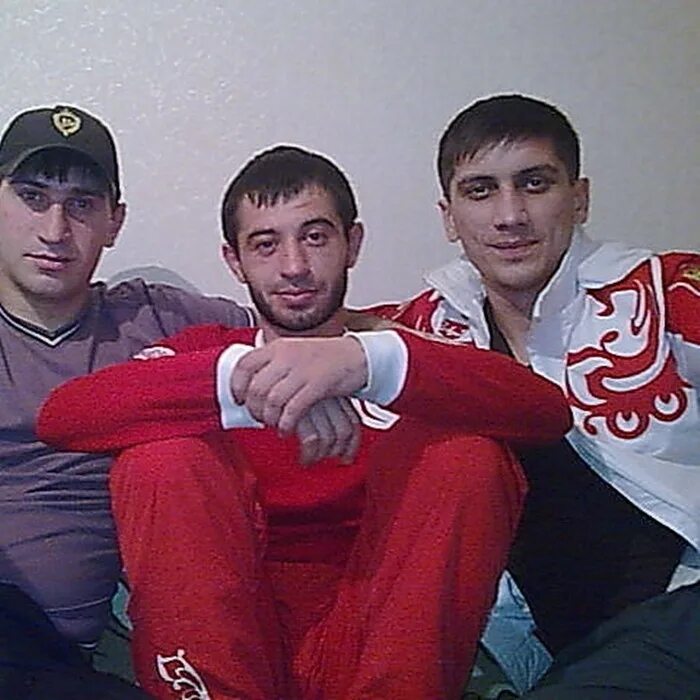 Могила вахида аюбова. Семья вахида аюбова. Биография вахида аюбова. Вахид аюбов фото. Аюбов.