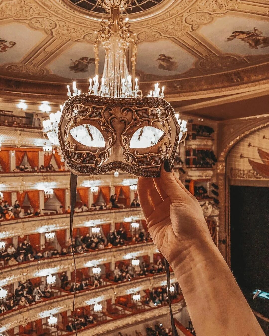 Куда можно сходить в театр. Москва. большой театр. большой театр москва эстетика. большой театр внутри. большой театр интерьер.