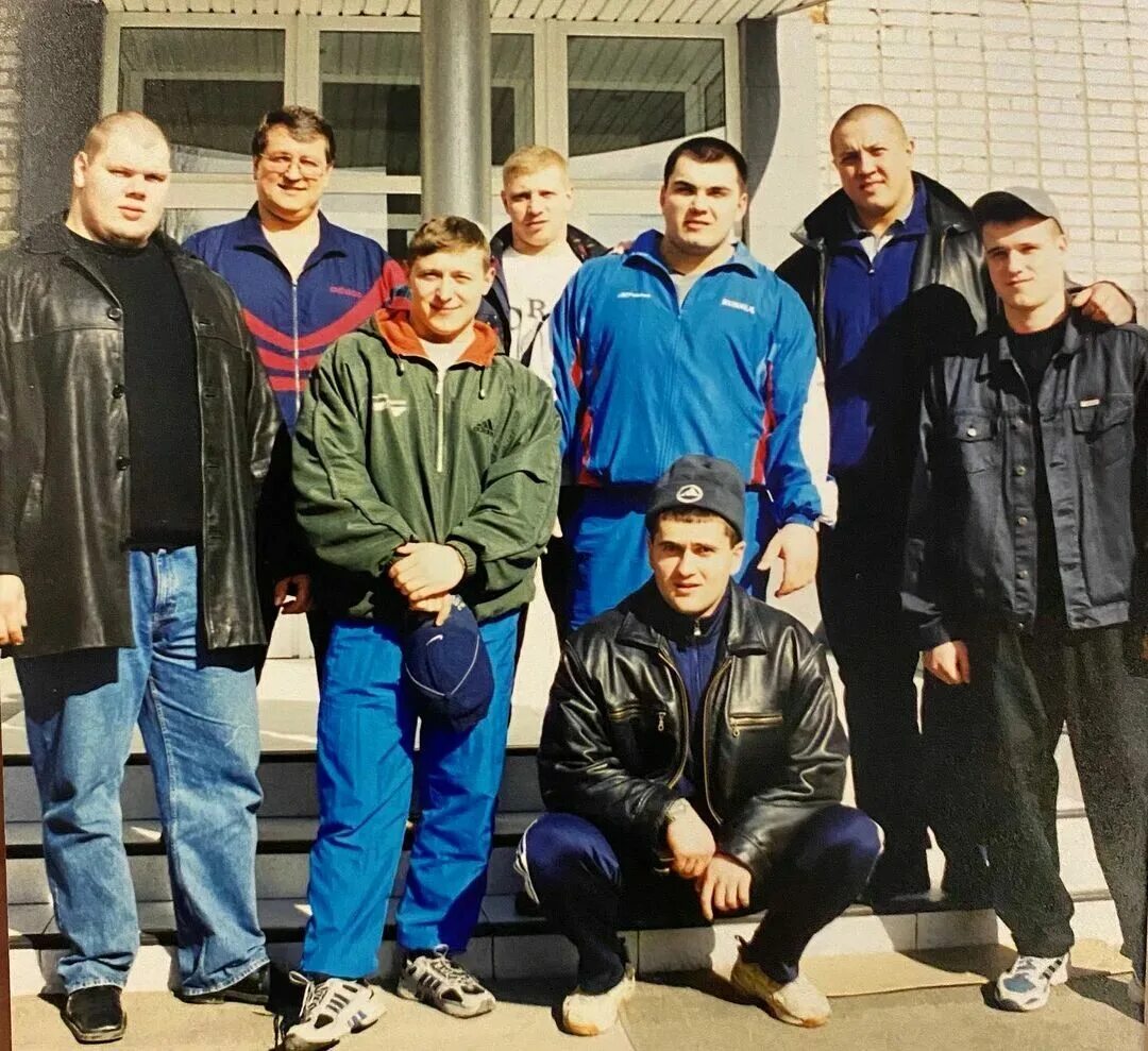 Группировки калуги в девяностых. Пацаны из 90-х. лихие 90-е. пацаны из девяностых. 90е опг.