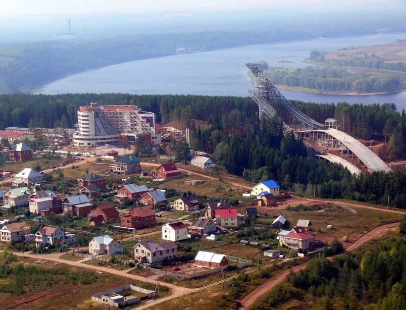 Россия пермская область. Город Чайковский Пермский край. Урал Чайковский город. Город Чайковский города Пермского края. Чайковский город горы.