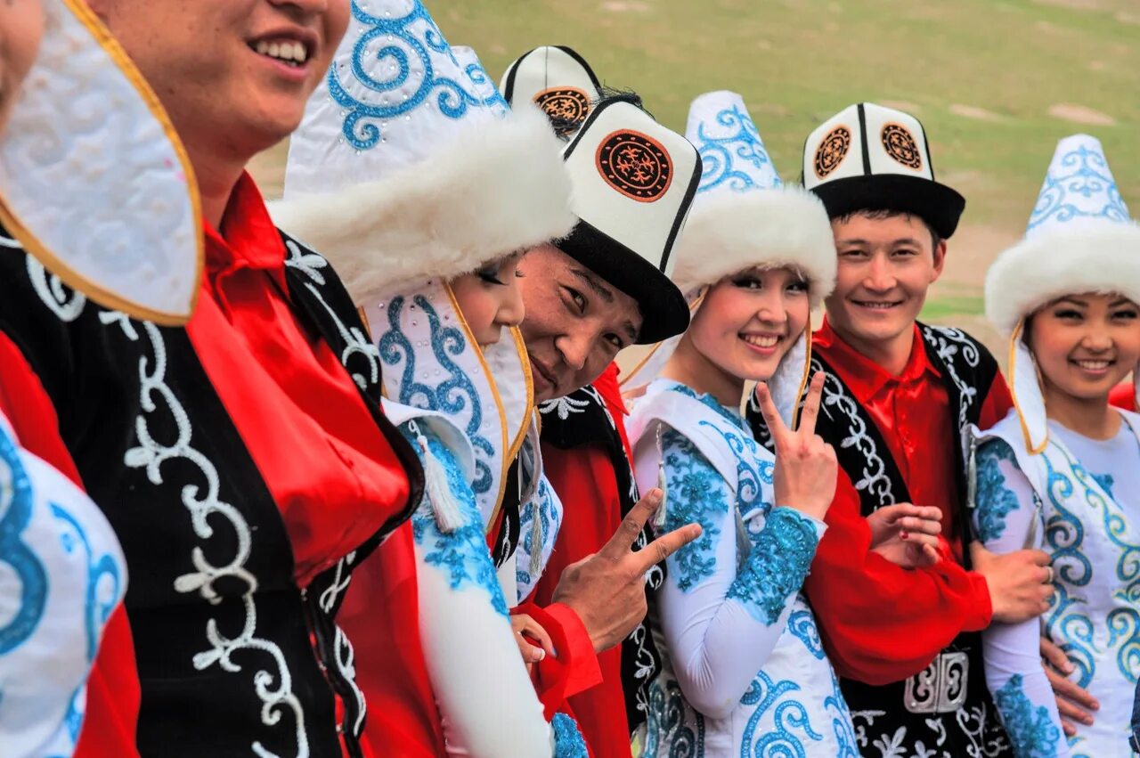 Киргизский язык семья