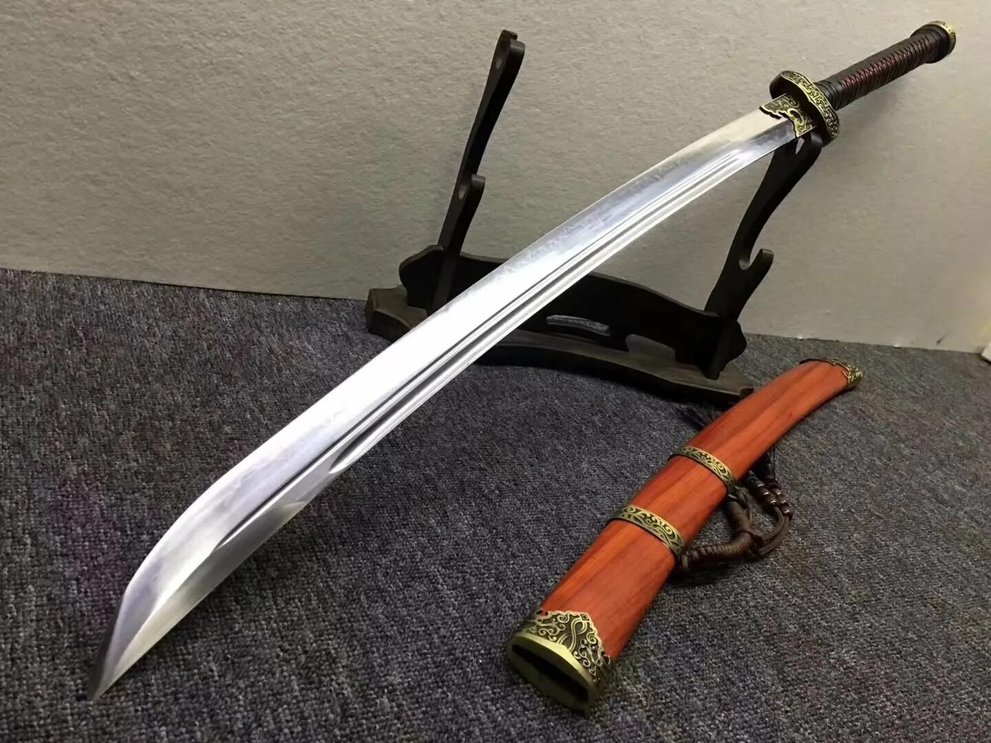 Рубящее холодное. Дао Дао меч. Китайская сабля Дао Дао. Цинь Дао меч. Гуань Дао Холодное оружие.