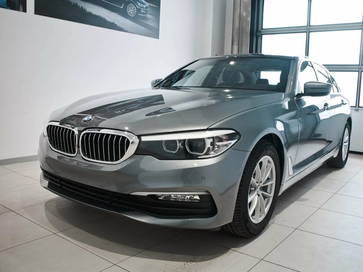 Оклейка bmw 5 g30. Bmw 5 g30 520i. Bmw 5 g30. 416 цвет bmw. Оклейка bmw g30.