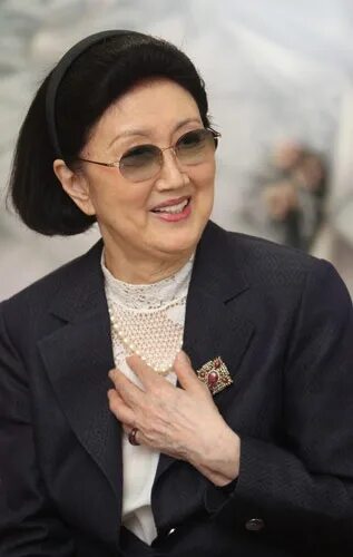 Мори огай бсд. Дизайнер hanae mori. Мори огай писатель. Мори биография. Мори биография.