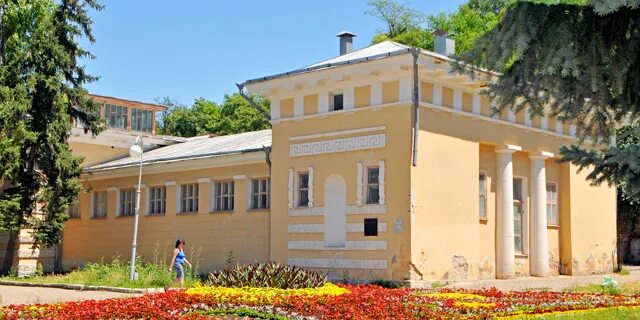 Лермонтовские ванны в пятигорске. Лермонтовские ванны в пятигорске. Николаевские ванны пятигорск. Лермонтовские (николаевские) ванны. Лермонтовский пятигорск.