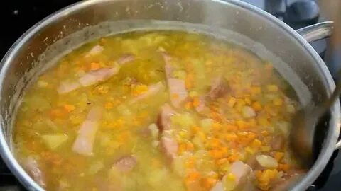 Гороховый суп с копченой куриной грудкой