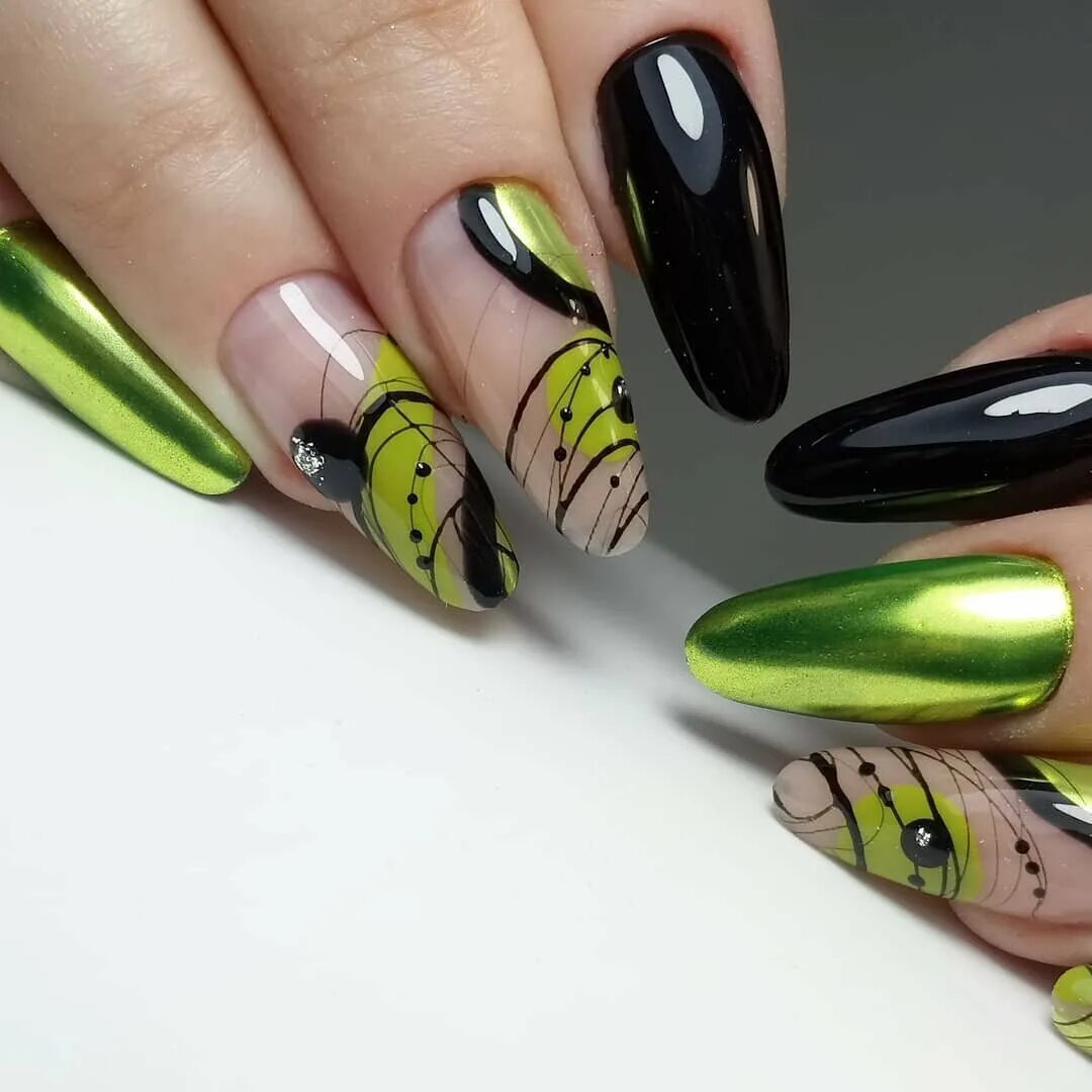 Черно салатовый маникюр. Яркие ногти на лето. Маникюр зеленый. Маникюр черный с зеленым. Черно салатовый маникюр.