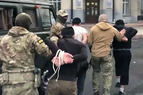 Чиновник кндр выгнал