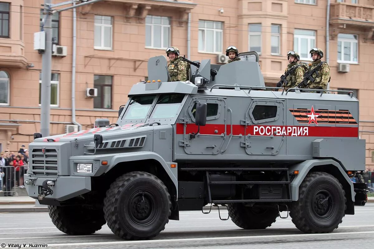 Росгвардия тоже получила новые "Москвичи 3" - Рамблер/авто