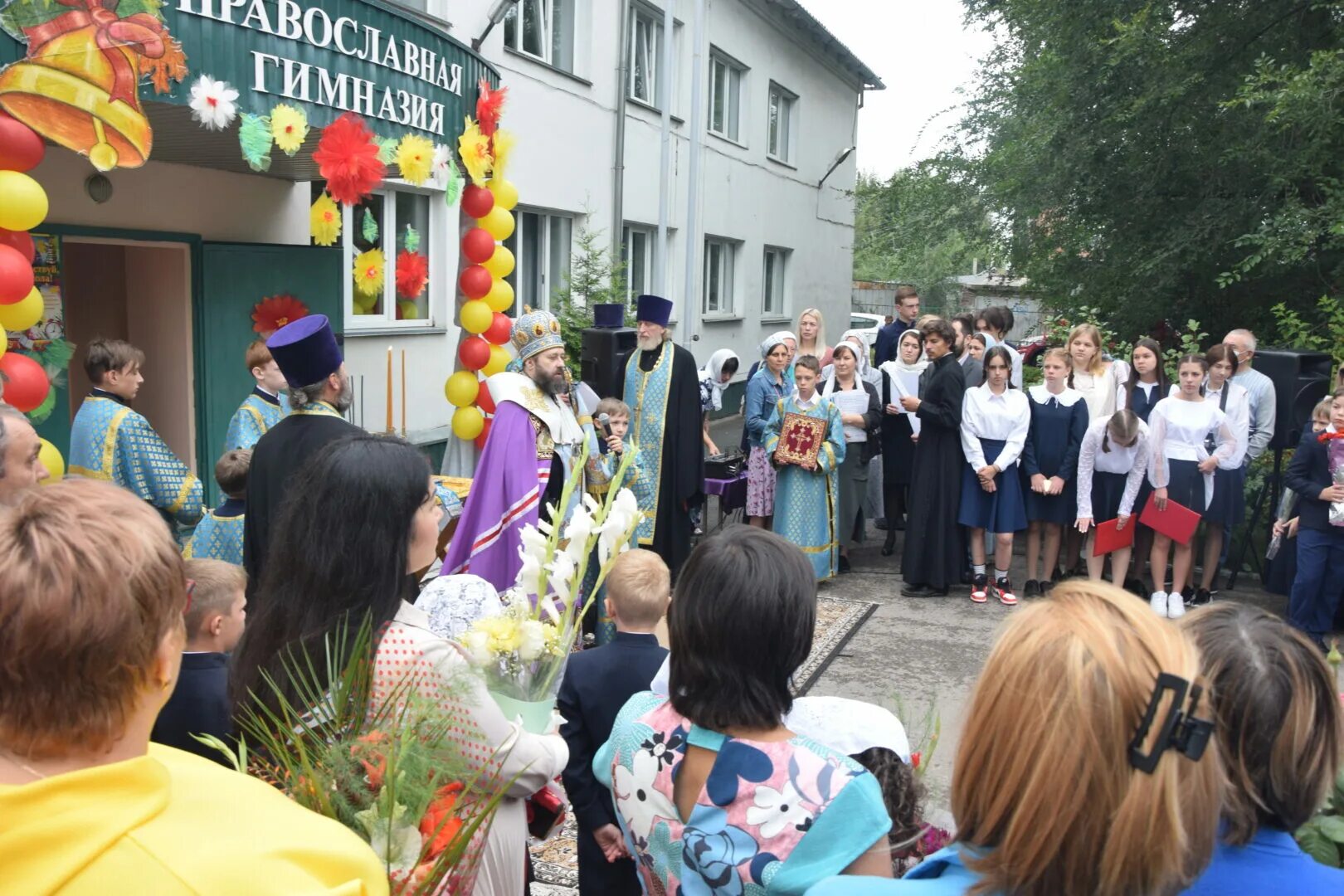 Сайт гимназии абакан. Православная гимназия Иннокентия Московского Абакан. Православная гимназия Абакан. Православная гимназия Абакан Иннокентия Московского выпуск 2021. Православная гимназия им. святителя Иннокентия Московского картинки.