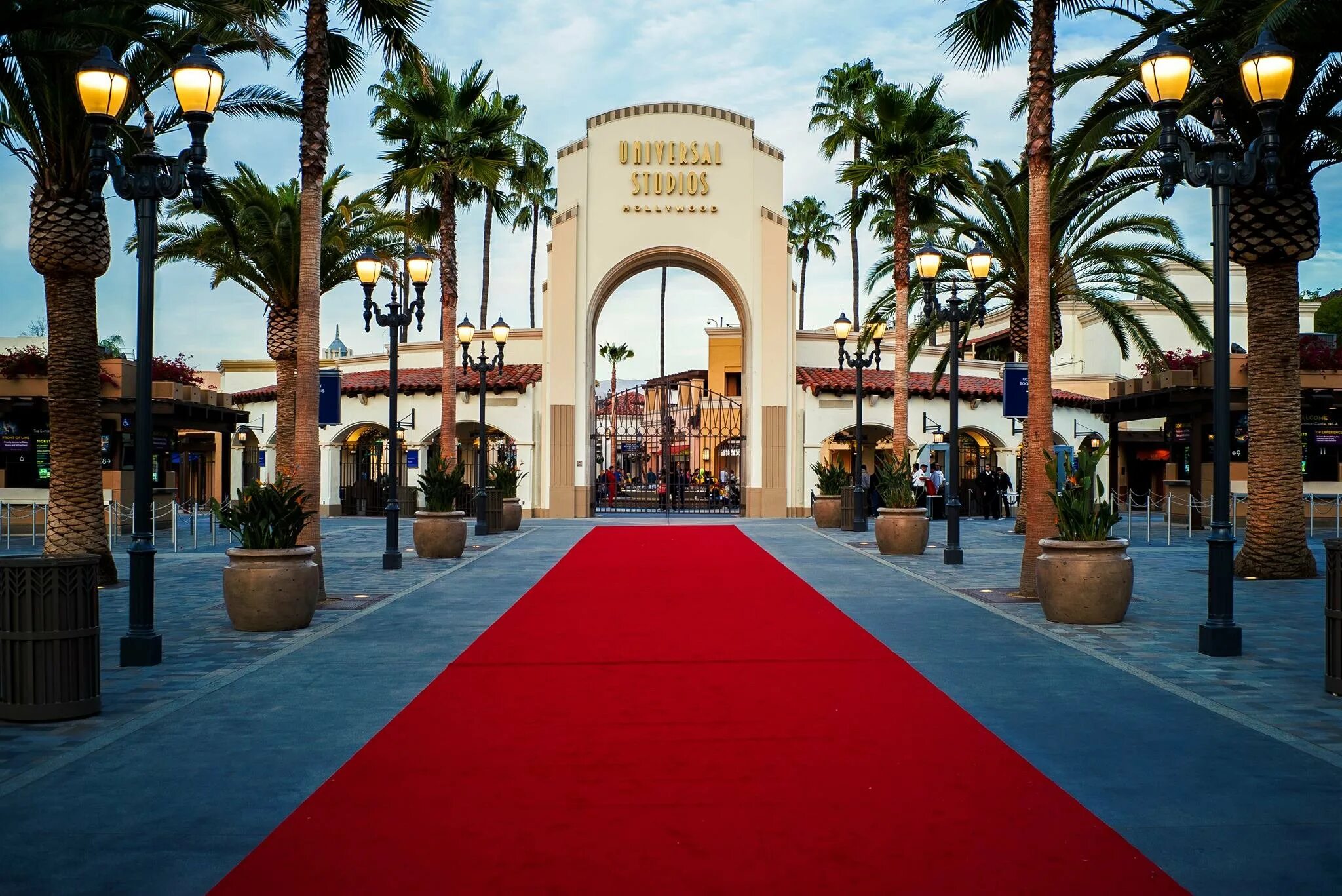 Голливуд это город. Лос Анджелес Голливуд. Universal Studio los Angeles парк. Юниверсал Студиос Голливуд, Калифорния, США. Лос Анджелес достопримечательности Голливуд.