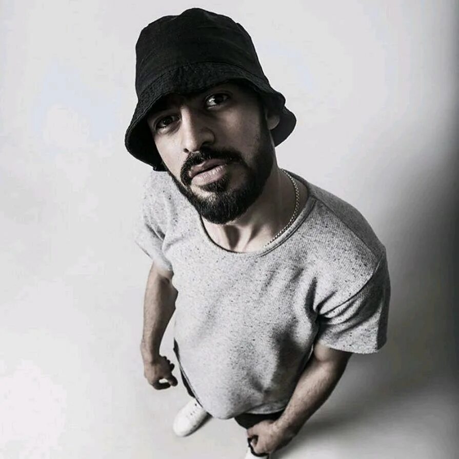 Как выглядит мияги. Miyagi азамат кудзаев. Мияги и эндшпиль. Мияги фото. Азамат кудзаев.