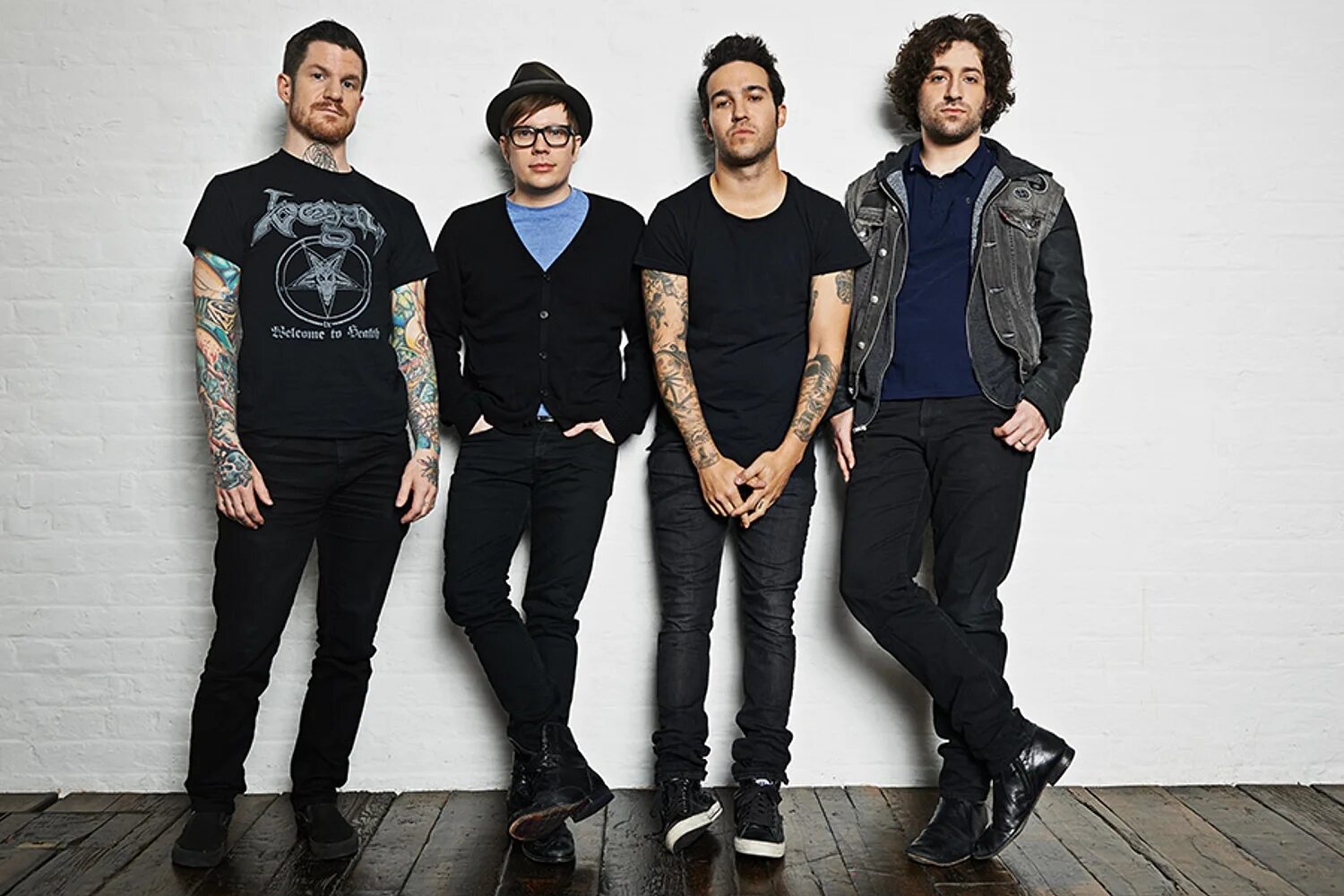 Fallen out группа. Группа fall out boy. группа fall out boy 2025. группа fall out boy 2025. fall out boy 2005.