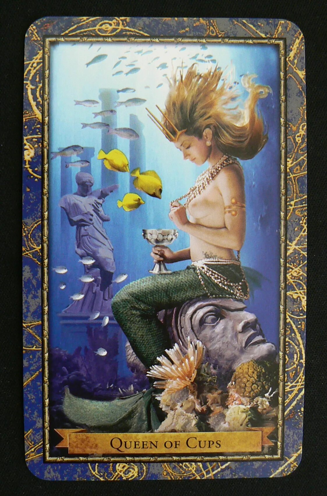 Карта таро королева чаш значение. Королева чаш таро арканум. карта таро королева кубков. королева кубков таро уэйта. королева чаш таро уэйта.
