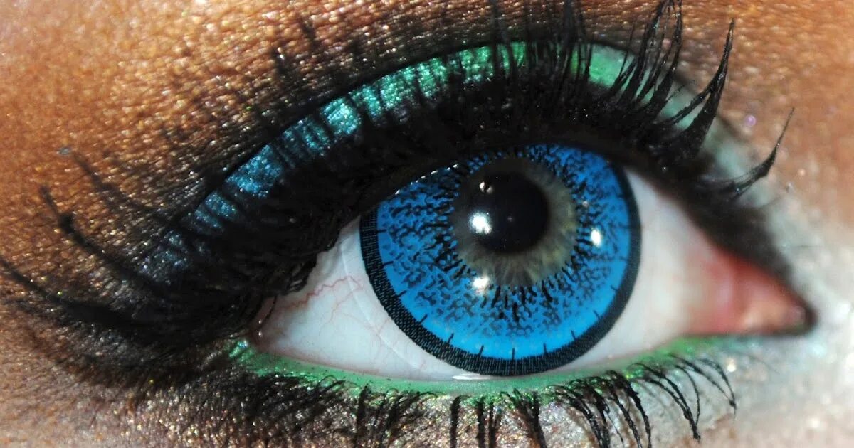 Зелено голубо желтые глаза. Бирюзовые глаза. Синий цвет глаз. Глаза цвета бирюзы. Сине-зелёный цвет глаз.