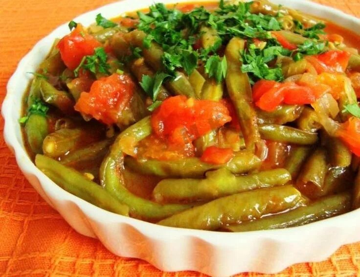 Фасоль. Стручковая фасоль, тушеная с помидорами. Стручковая фасоль замороженная как готовить. Стручковая фасоль рецепты. Овощное рагу стручковая фасоль морковь.