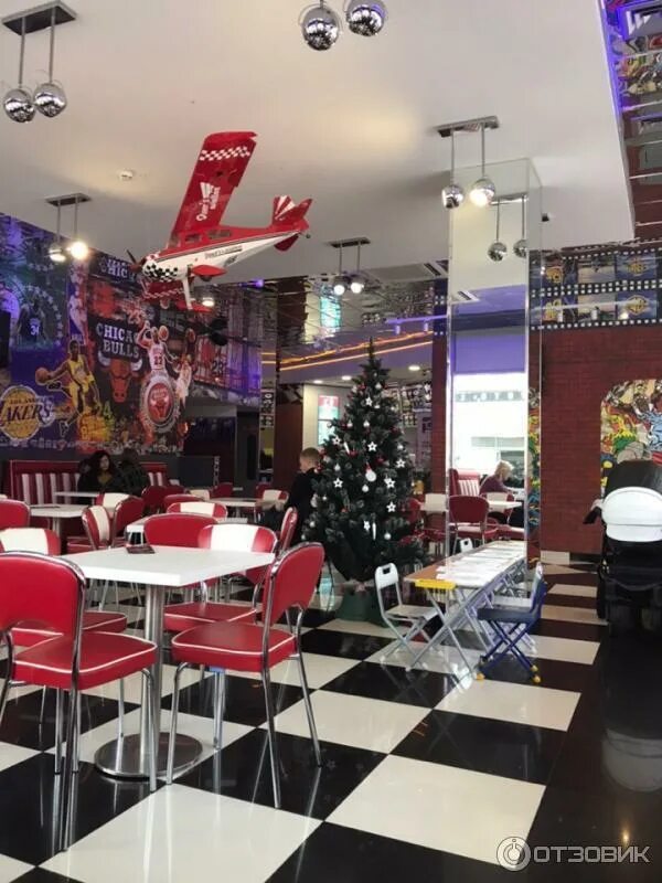 Динерс ставрополь 50 лет влксм. Динерс ставрополь. Дайнер в америке 60-х. Дайнер 80х. Динерс ставрополь.