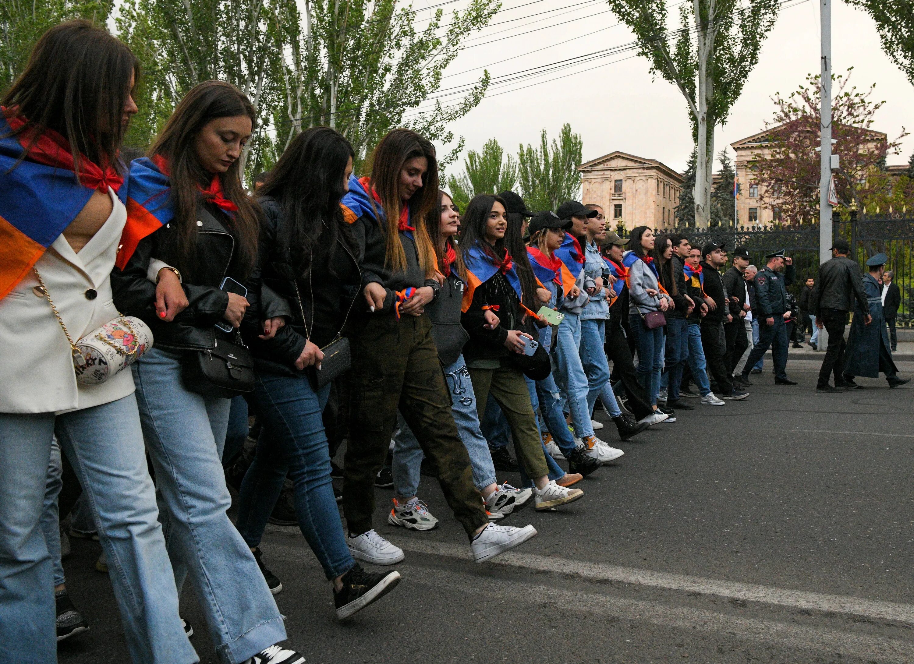 Армения участвует. Протесты студентов в Армении. Протесты в Армении 2020. Протесты в Армении 2018. Игры про протесты.