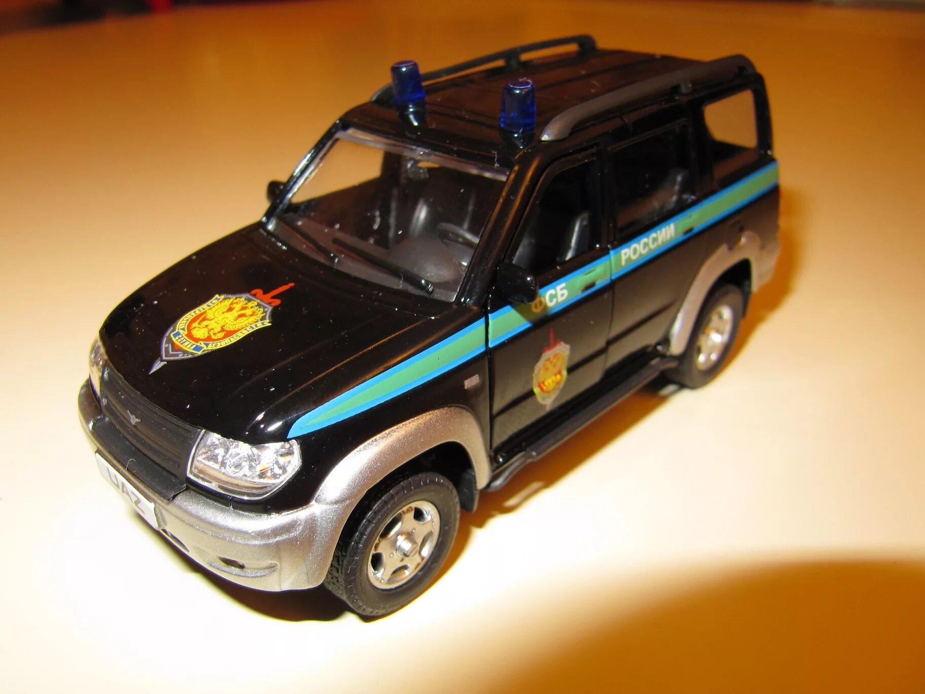 Ритмонекс 43 масштаба модели. Ritmonexx. Mercedes 1632 1/43. 43. Peugeot 406 cararama.