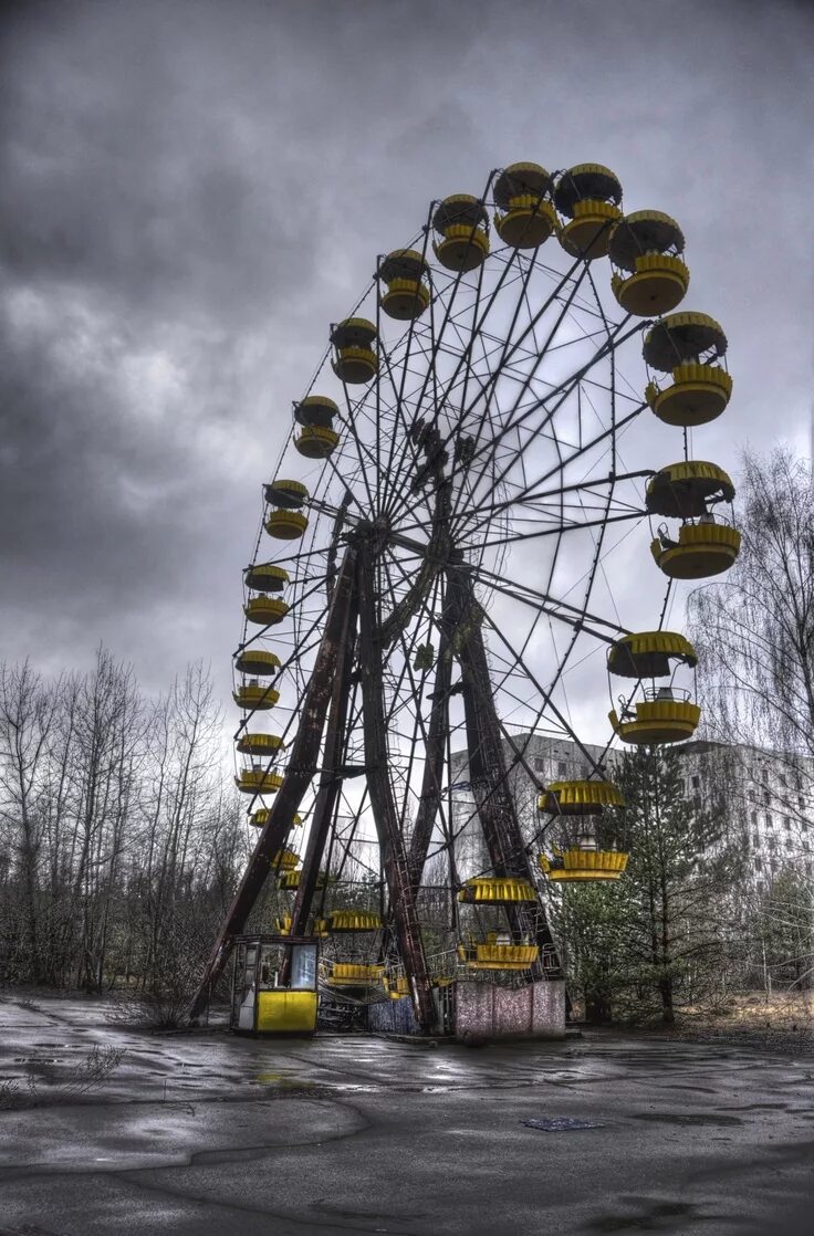 Pripyat chernobyl. Колесо обозрения Припять. Чернобыль зона отчуждения Припять. Колесо обозрения Припять 1986. Чернобыль парк аттракционов.