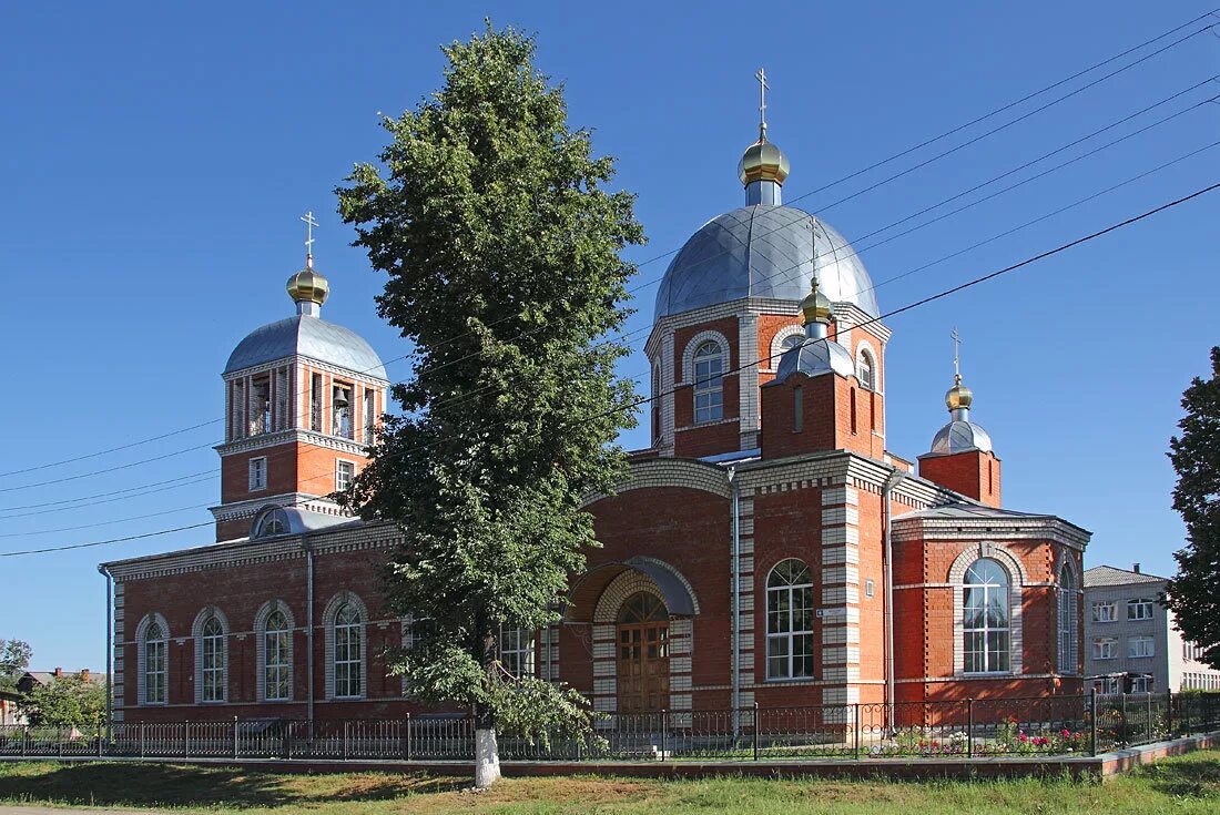 церковь воскресения христова тужа. тужинская начальная школа. церковь воскресения христова тужа. деревня тужа кировская область. тужинский район достопримечательности.