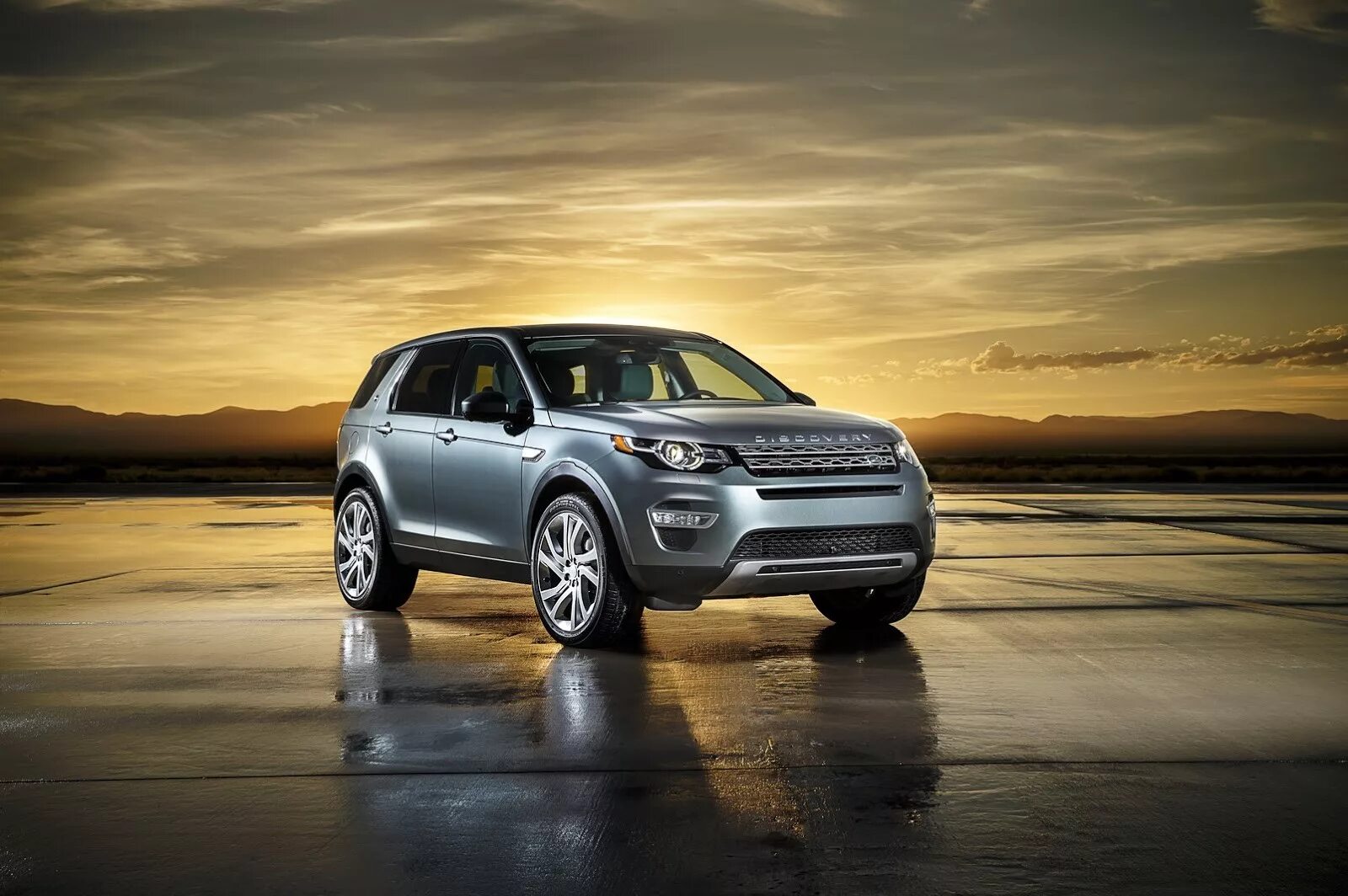 Авто ру кроссовер. Land Rover Discovery Sport 2015. Ленд Ровер Дискавери 2015. Рендж Ровер Дискавери 2015. Discovery Sport l550.