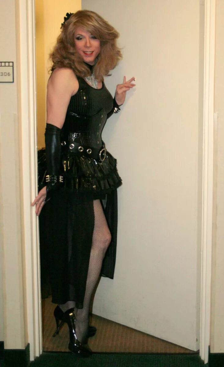 Кроссдресс сервис. English sissy. Сисси пинк. Сисси дюпарк. Сисси english mansion.
