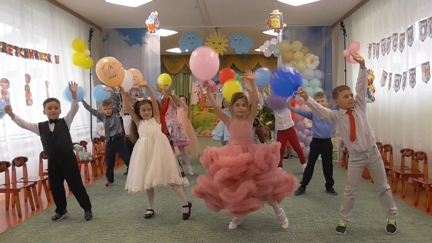 выпускной в детском саду. дети на выпускном в детском саду. сценарий выпускного в детском саду 2023 год. выпускной в детском саду 2023. тематика выпускного в детском саду.