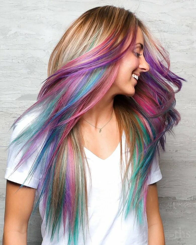 Разноцветное окрашивание волос. Радужное окрашивание. Разноцветные пряди волос окрашивание. Как можно покрасить волосы прядями. Окрашивание в красный на длинные волосы.