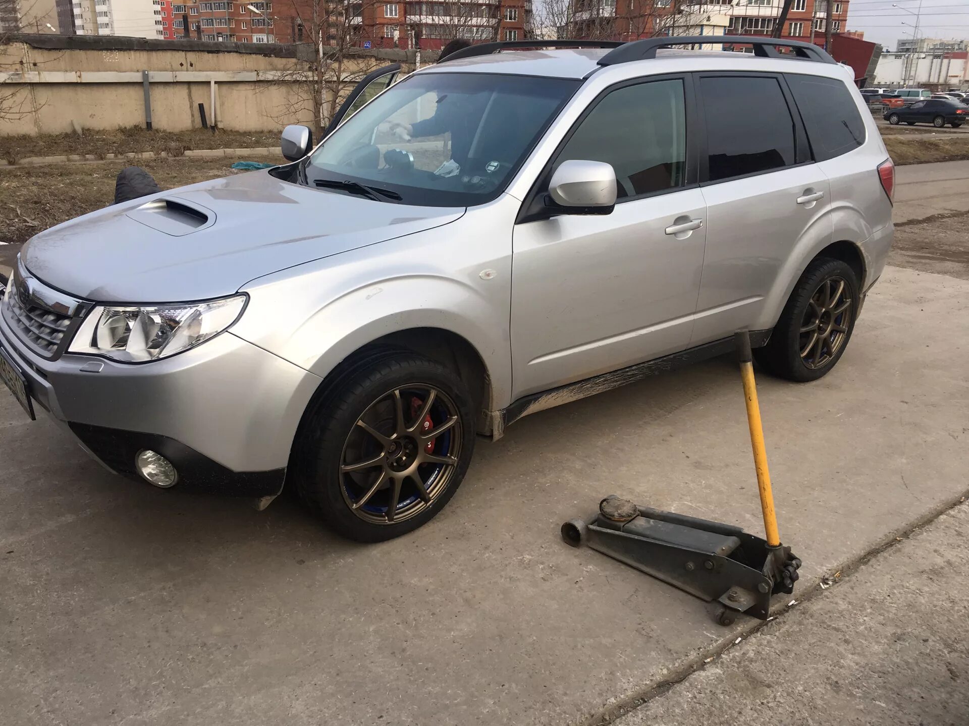 Диски форестер sh. Subaru Forester sh на 18 дисках. Субару Форестер sh 245/50/18. 255 55 R18 на Subaru Forester. Колеса r18 Subaru Forester sh.