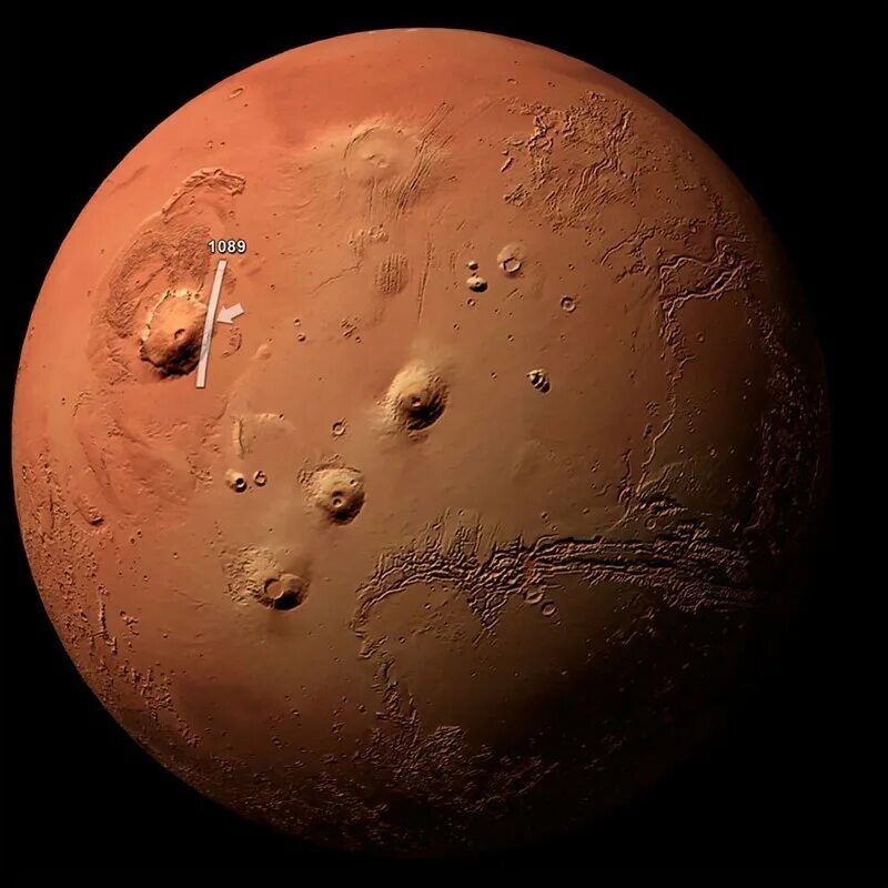 Самый большой вулкан солнечной системы находится. Гора Олимп на Марсе. Марсианский вулкан Олимп. Вулкан Olympus Mons. Марс Планета вулкан Олимп.