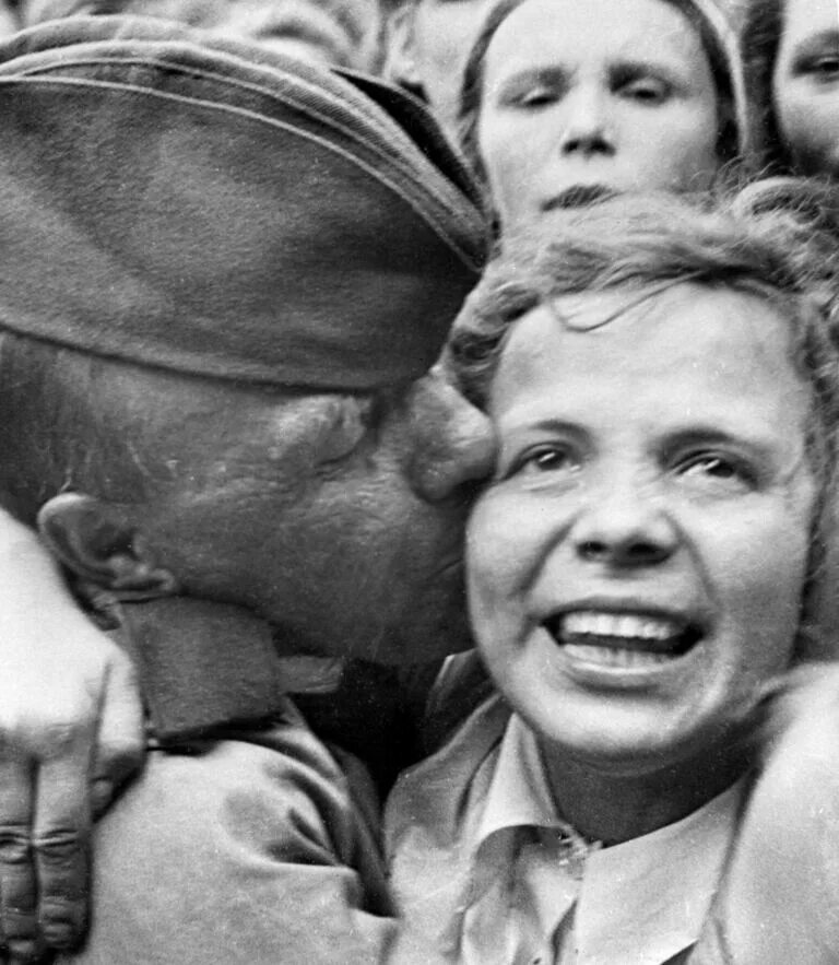Лицом к лицу вов. Лицом к лицу вов. Героическое лицо. Лицом к лицу вов. Лицом к лицу вов.