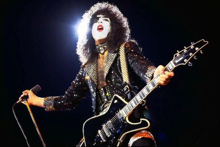 Paul stanley live. Пол стэнли. kiss &quot;paul stanley&quot;. эйс фрейли. гитара эйса фрейли.