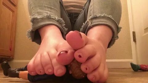 Feet giantess video
