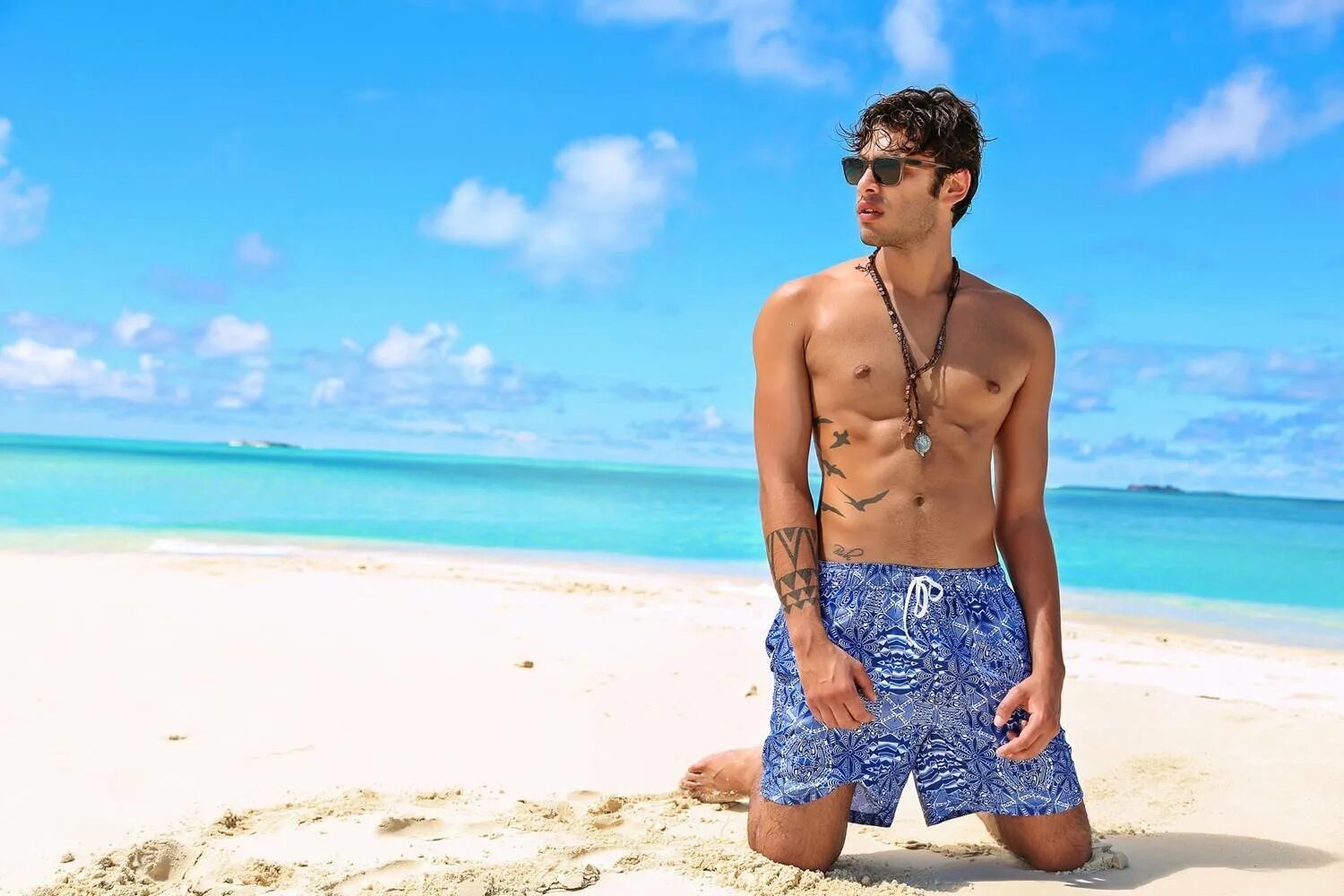 ребята пляж. ребята пляж. американские парни на пляже. красивые мужчины на пляже. ребята пляж.