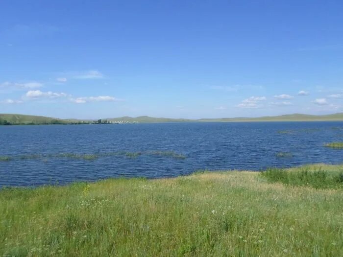 Озеро фыркал хакасия. Поселок фыркал Хакасия. Озеро фыркал. Озера озеро фыркал. Озеро фыркал Хакасия фото.