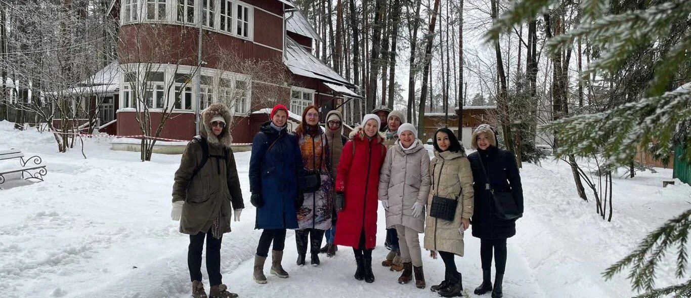 Писательский городок. Городок писателей Переделкино. Писательский городок в Переделкино. Переделкино дом писателей в Переделкино. Экскурсия Переделкино писательский городок-.