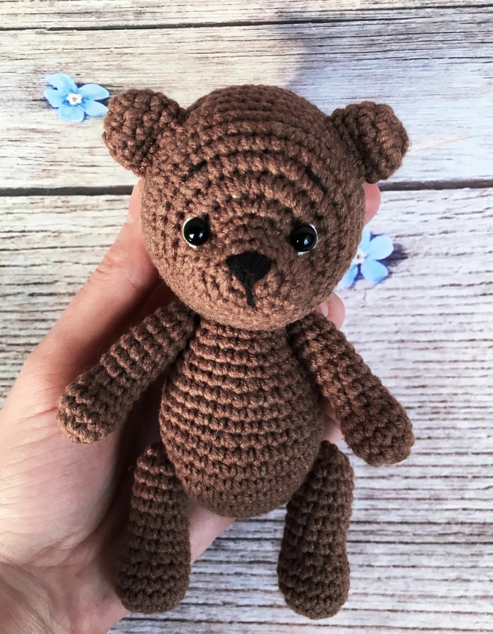 Крючок амигуруми фото. Мишка вязаный крючком амигуруми. Mishka Amigurumi мишка. Мишка Мигель амигуруми.