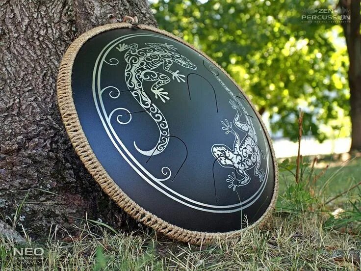 Drum neo. Гуда инструмент музыкальный. ханга инструмент. ханг драм. hangdrum фото.