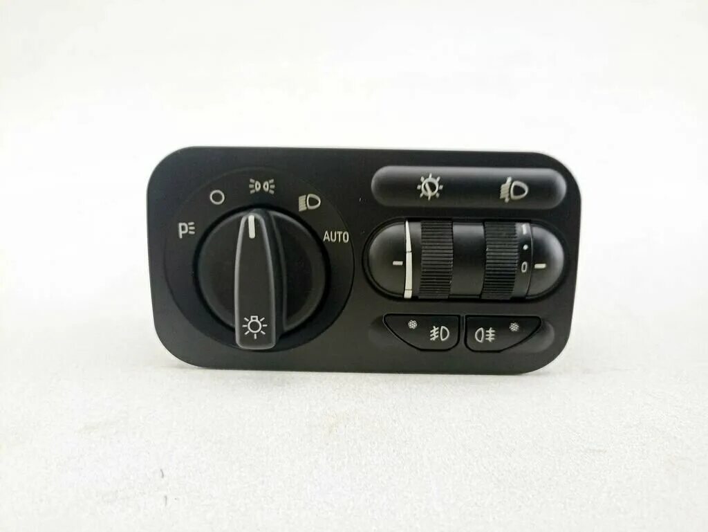 /зад. модуль управления светом уаз патриот 2011. модуль управления светотехникой уаз. модуль управления светотехникой уаз. 3769 (горизонтальный разъем.