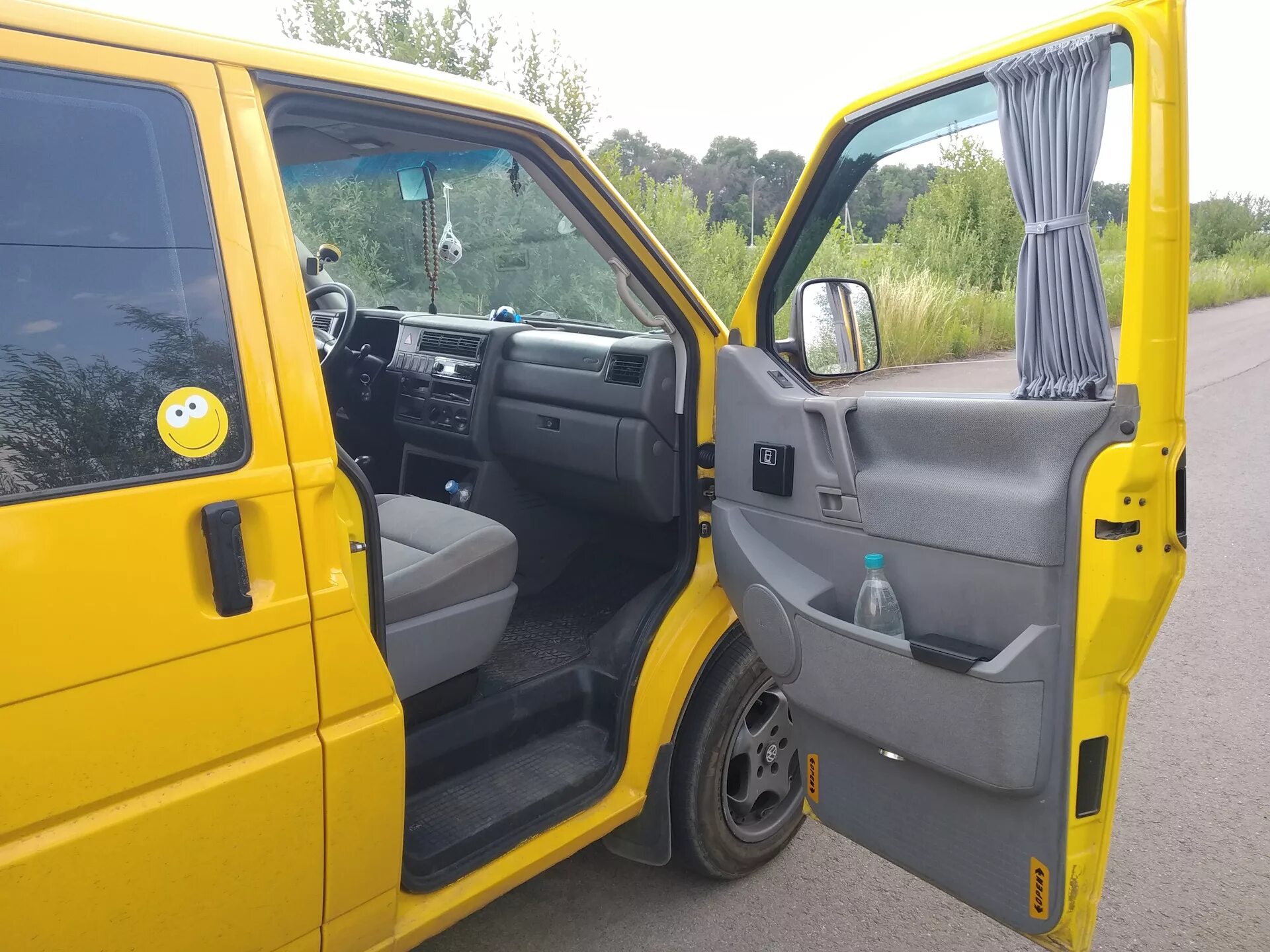 5 дизель. дверь vw t4. спойлер на фольксваген т4. задние двери транспортер т4 1992. карман правой двери фольксваген т4.