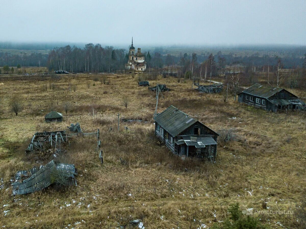 Позабыт заброшен. Заброшенная деревня. Заброшенные деревни России. Забытые деревни России. Мертвая деревня.