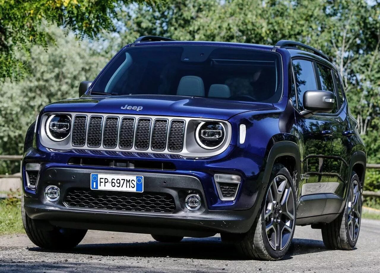 Автомобили внедорожники кроссоверы. Jeep Renegade 2018. Jeep Renegade 2019. Новый Jeep Renegade. 2021 Jeep Renegade Hybrid.