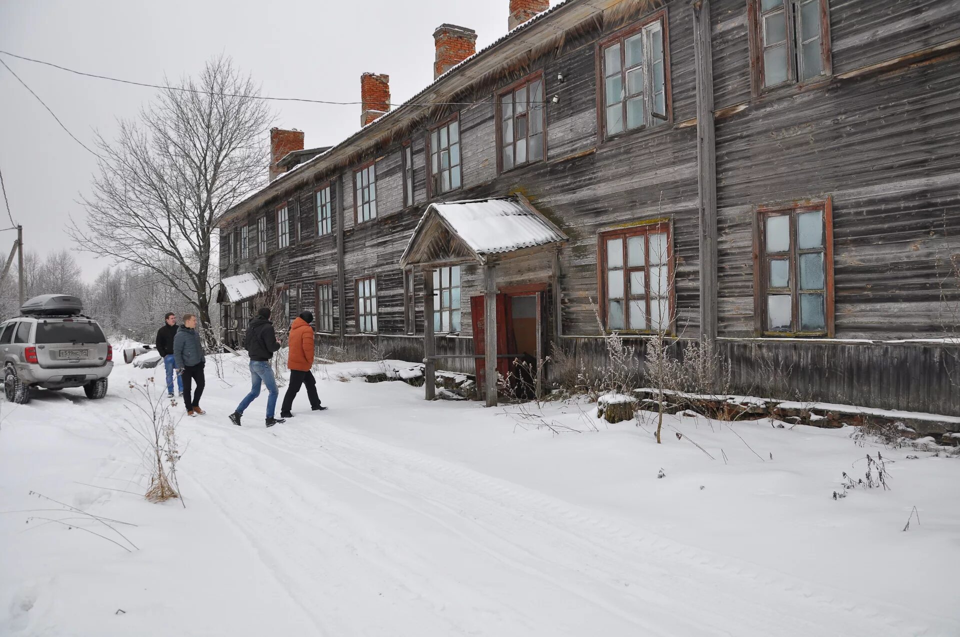 Погода в ленинградской сейчас. Поселок Назия Ленинградской области. Пгт Назия Ленинградская область Кировский район. Школа в поселке Назия. Посёлок Назия Ленинградская область центр.