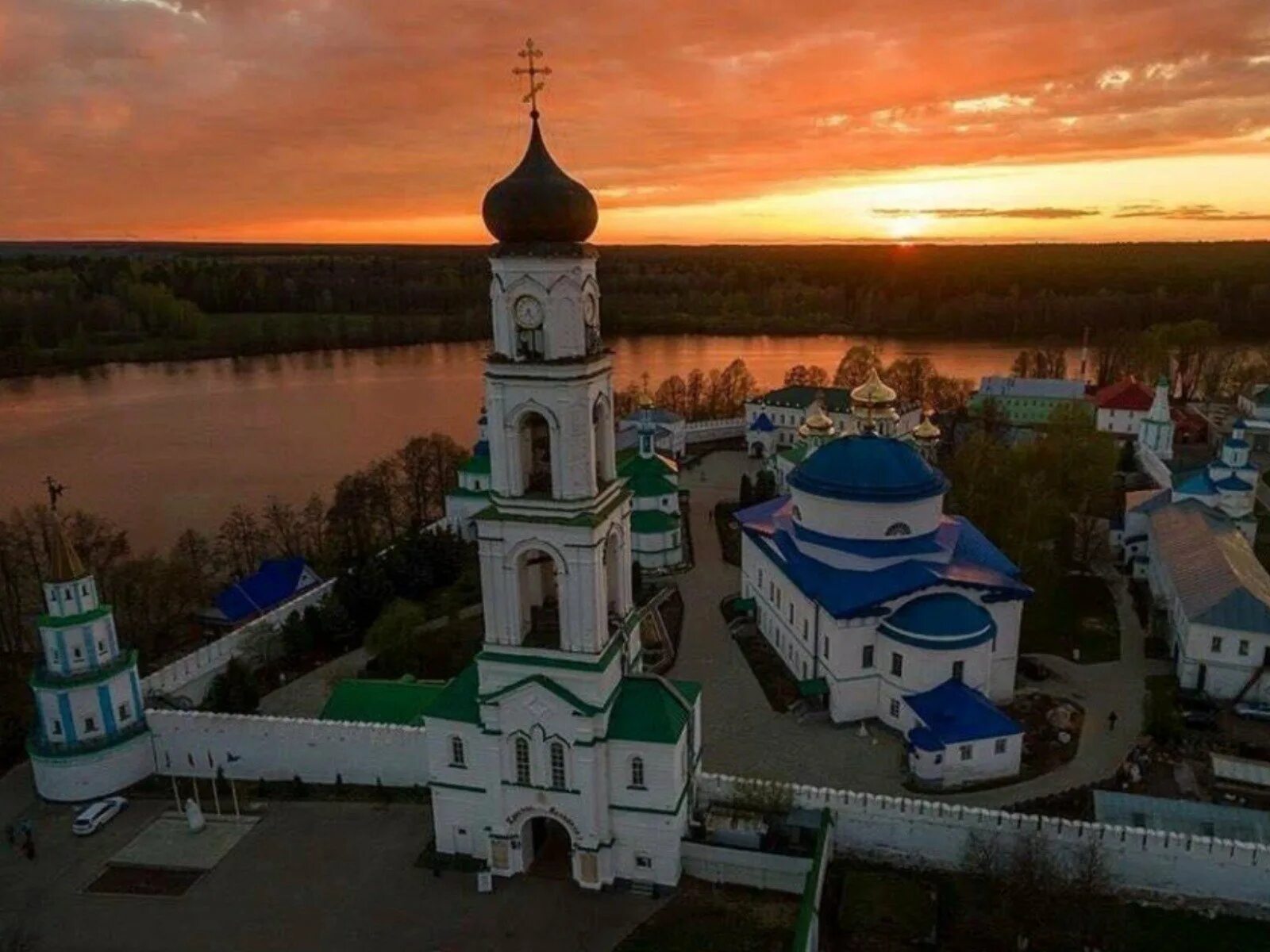 Раифский Богородицкий монастырь Казань. Раифского Богородицкого монастыря. Храм Раифа Казань. Казань Раифского Богородицкого мужского монастыря. Раифский монастырь сайт