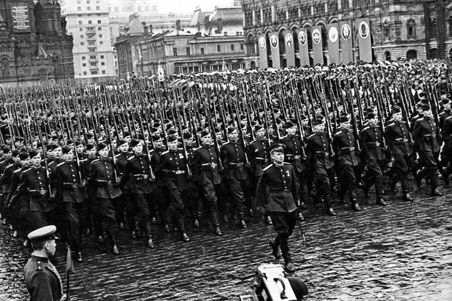 Военный парад 24. Парад Победы 1945г. Парад Победы 24 июня 1945 г. Парад Победы на красной площади 1945. Парад на красной площади 24 июня 1945.