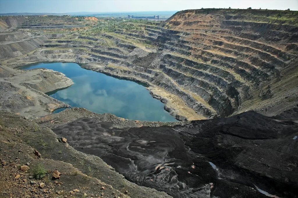 Гора атач Магнитогорск. Гора магнитная Магнитогорск. Магнитная гора на Урале. Магнитная гора в Челябинской области.