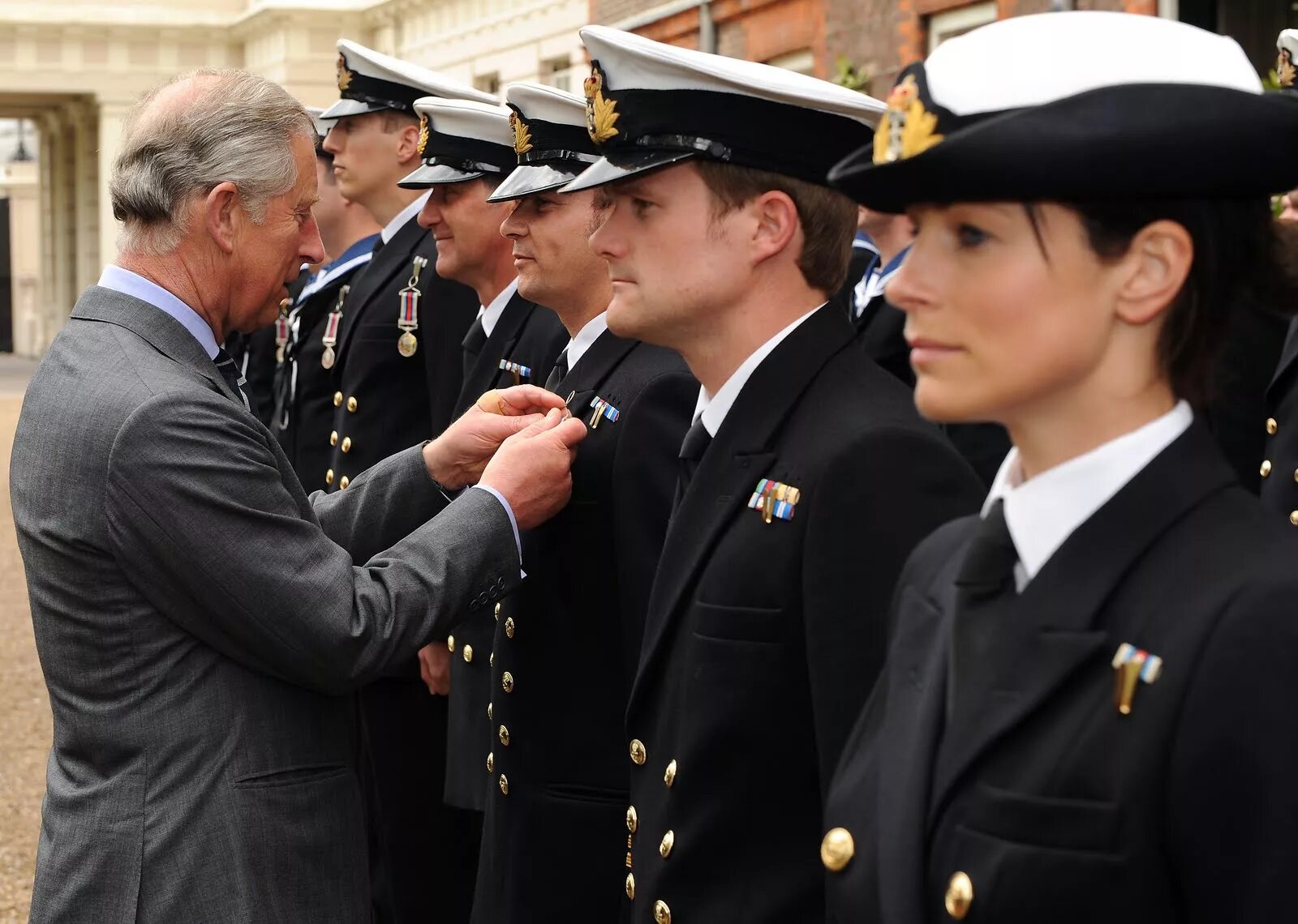 Английских военных моряков. Форма вмс великобритании royal navy. Моряки англии. Моряки королевского флота великобритании. Моряки вмф великобритании.